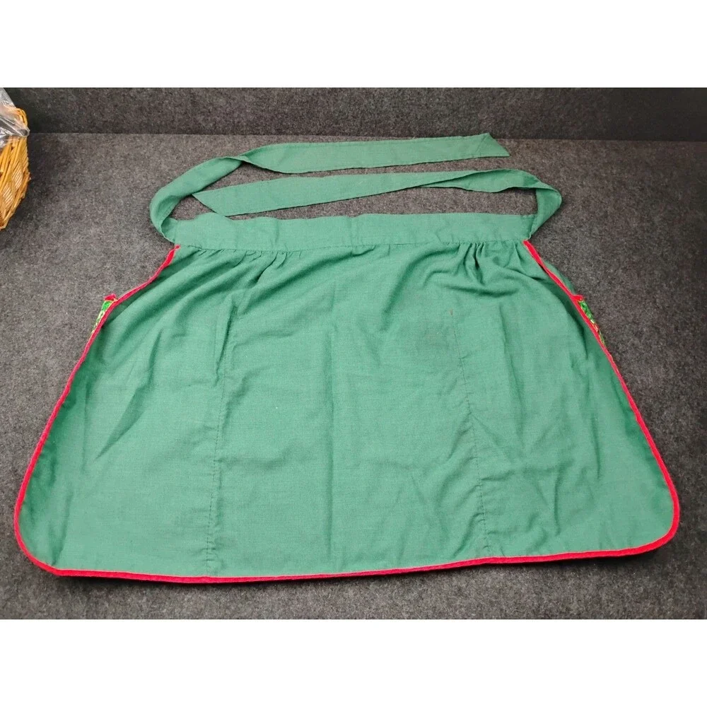 Vintage Handmade Green Christmas Holly Berry Half Apron With Big Pockets